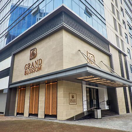Radisson Mumbai Goregaon ภายนอก รูปภาพ