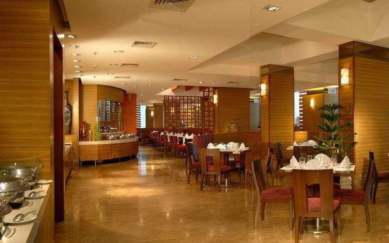 Radisson Mumbai Goregaon ภายนอก รูปภาพ