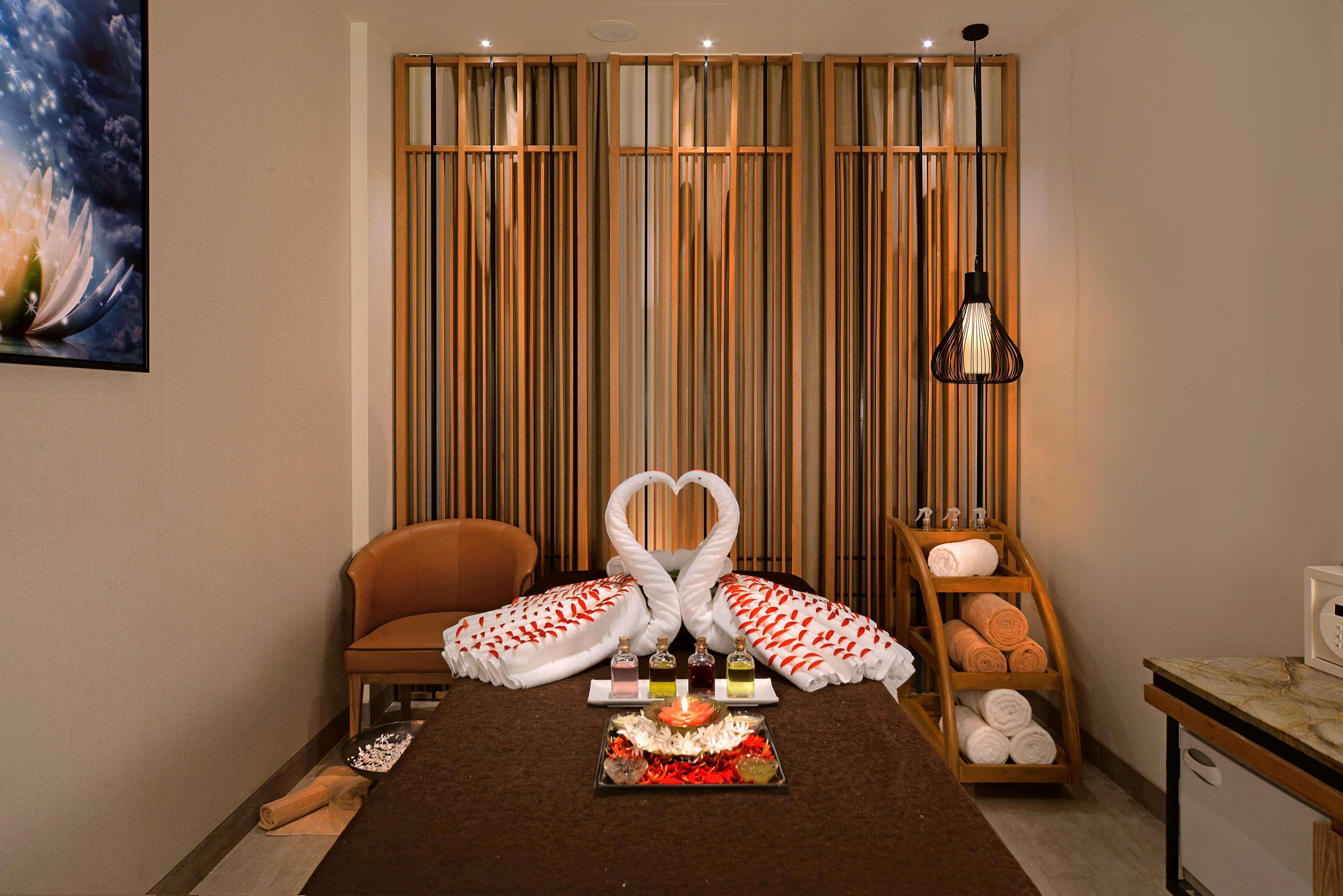 Radisson Mumbai Goregaon ภายนอก รูปภาพ