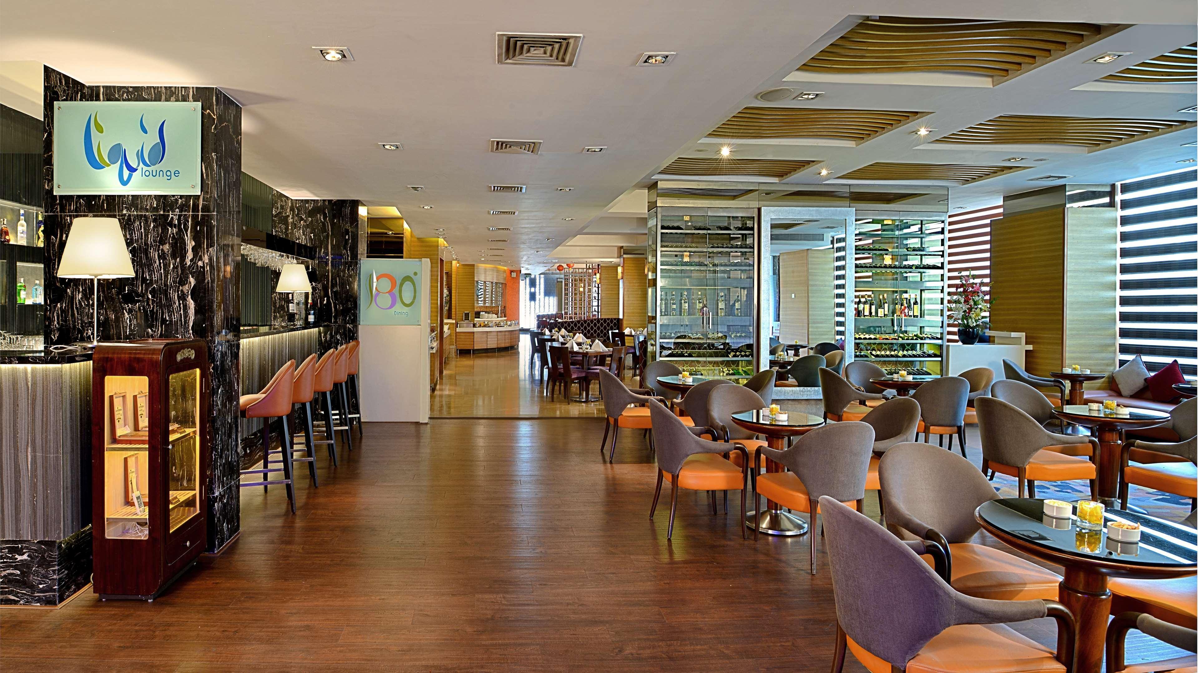 Radisson Mumbai Goregaon ภายนอก รูปภาพ
