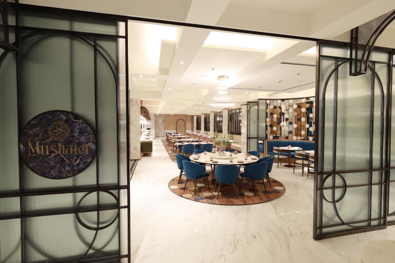 Radisson Mumbai Goregaon ภายนอก รูปภาพ