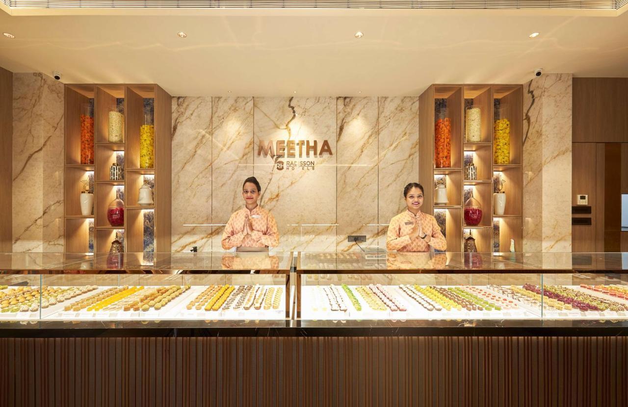 Radisson Mumbai Goregaon ภายนอก รูปภาพ