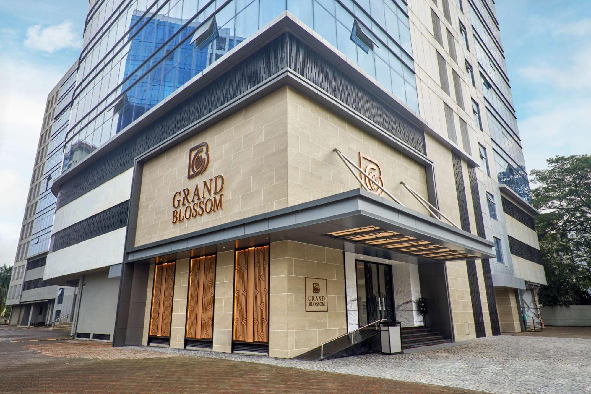 Radisson Mumbai Goregaon ภายนอก รูปภาพ