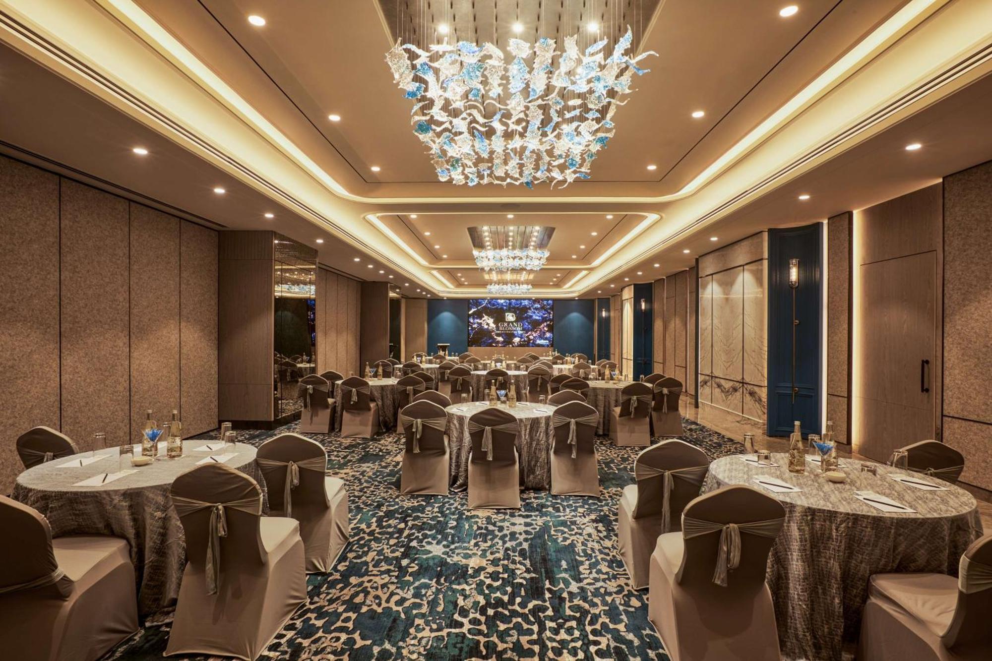 Radisson Mumbai Goregaon ภายนอก รูปภาพ