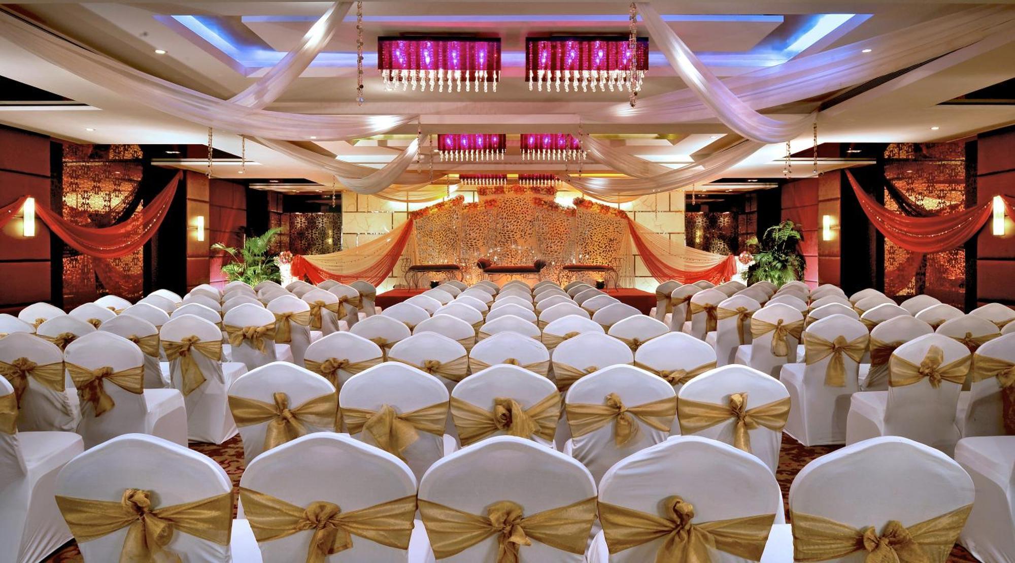 Radisson Mumbai Goregaon ภายนอก รูปภาพ