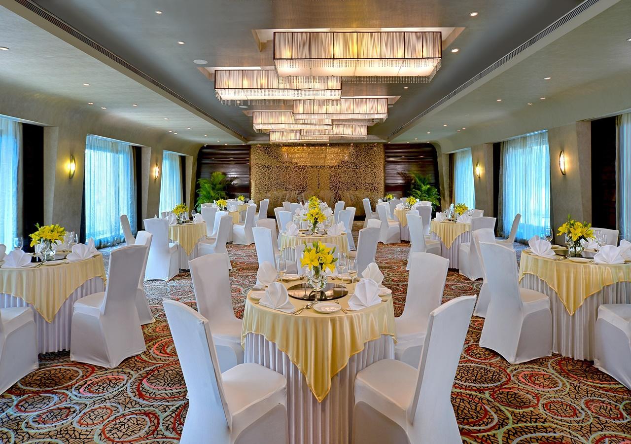 Radisson Mumbai Goregaon ภายนอก รูปภาพ